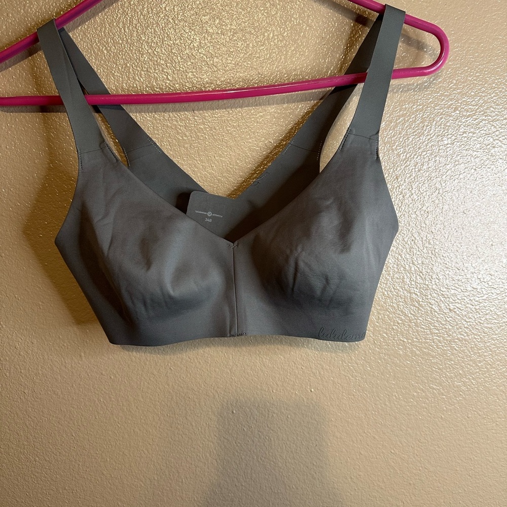 Lululemon bra 34B